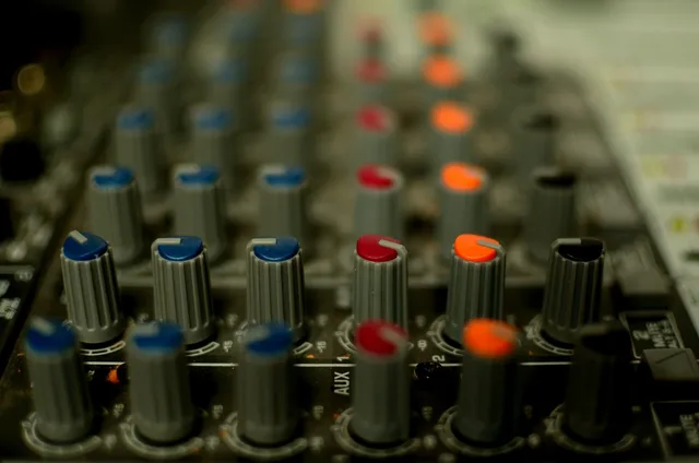 radio, mixer, dj, console, mix, music, sound, radio, radio, radio, radio, radio. Kanalpriser i medieplanen: hvilke omkostninger skal med?